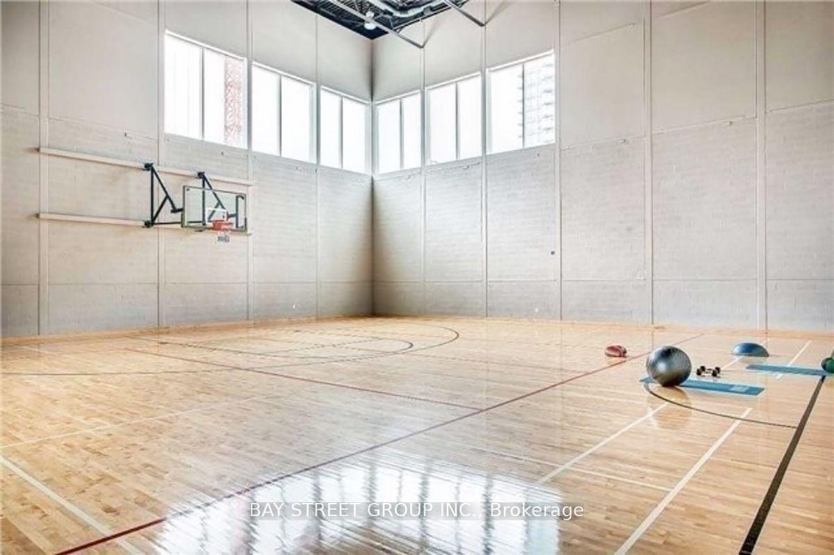 2 Bedrooms Condo at 85 Queens Wharf, Toronto For sale