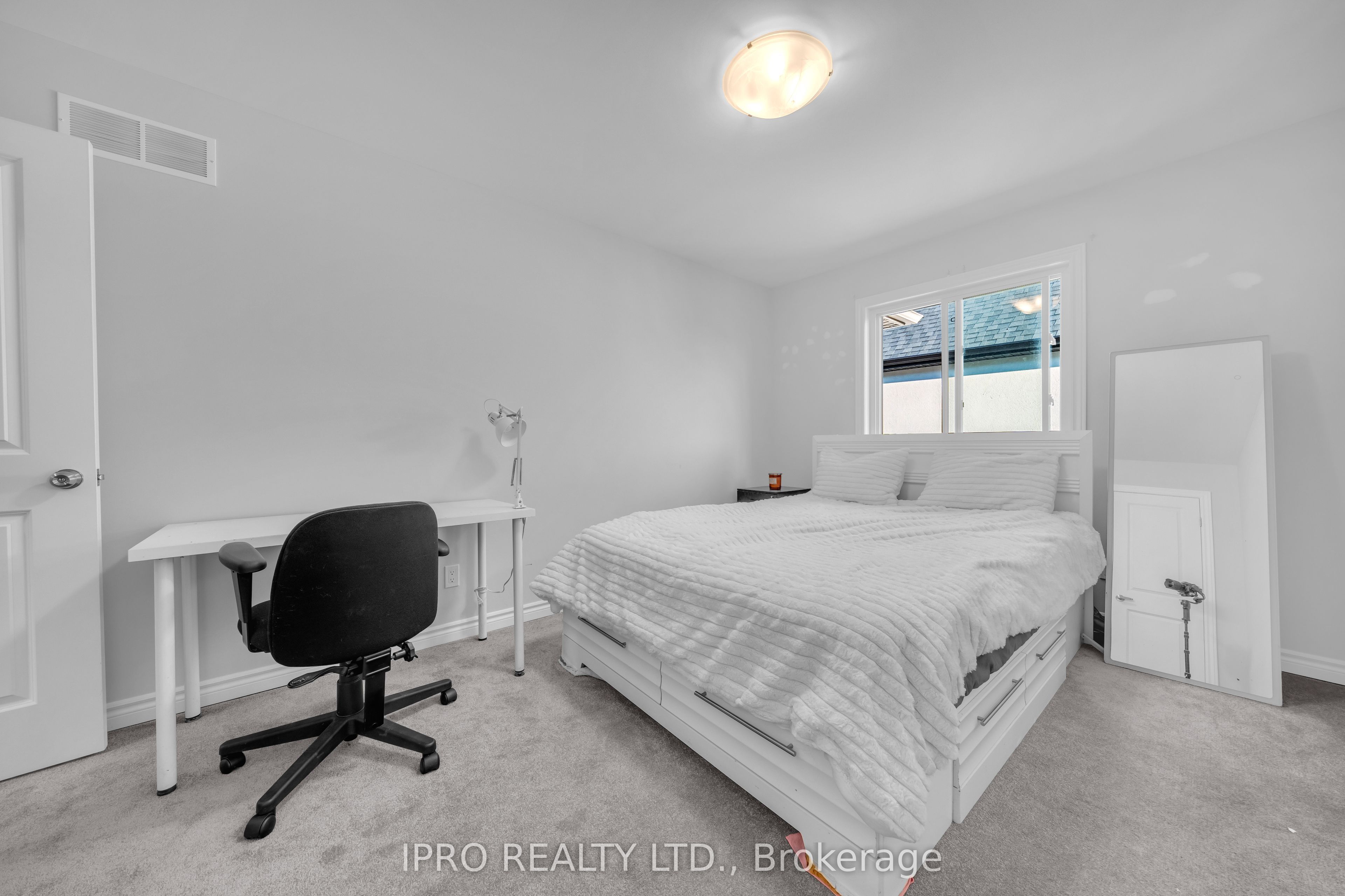 7878 SEABISCUIT Drive