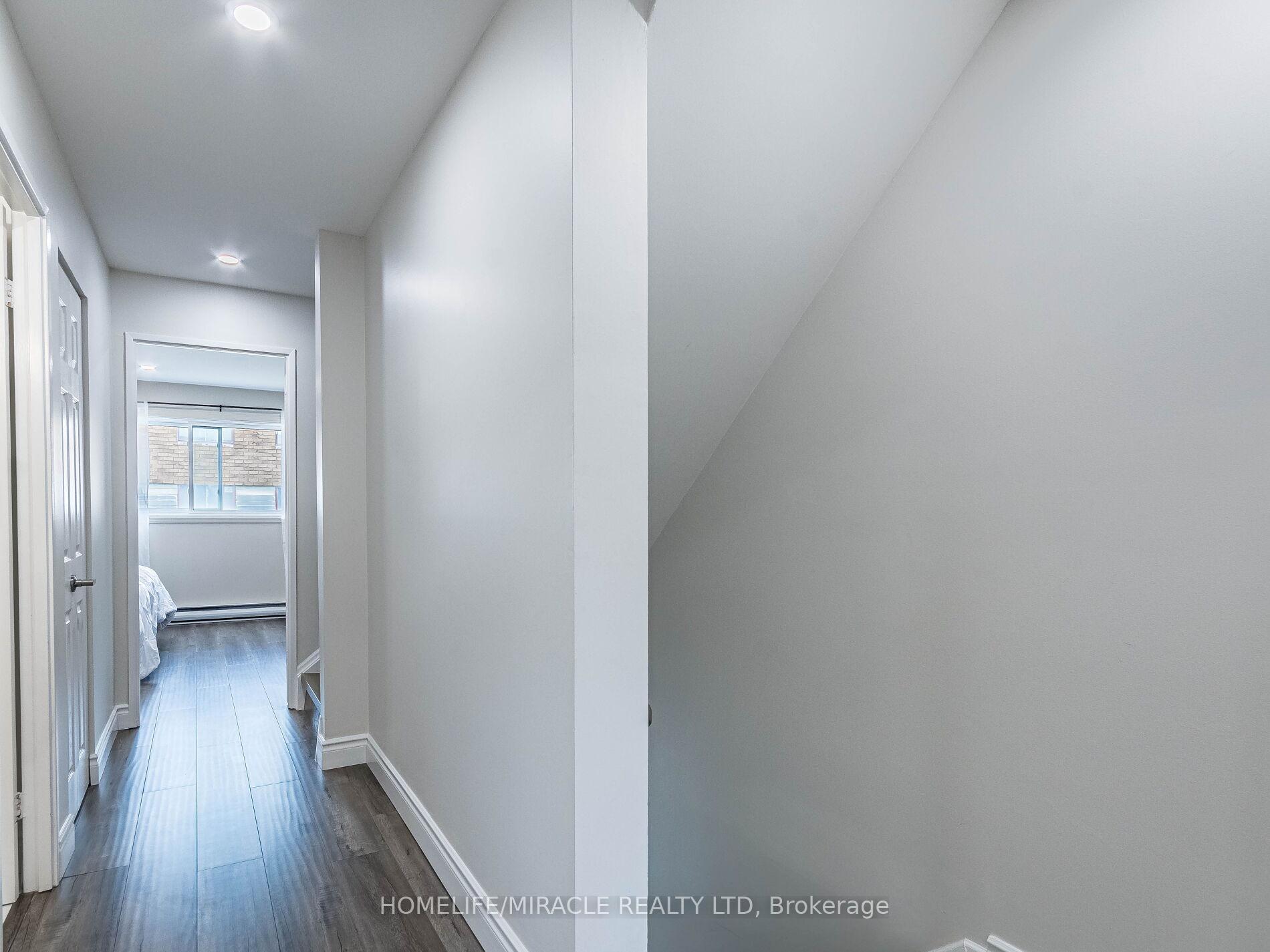 5 Bedrooms Condo at 180 Mississauga Valley, Mississauga For sale