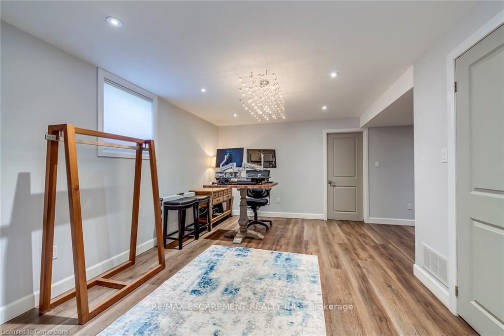 4306 Lakeshore Road