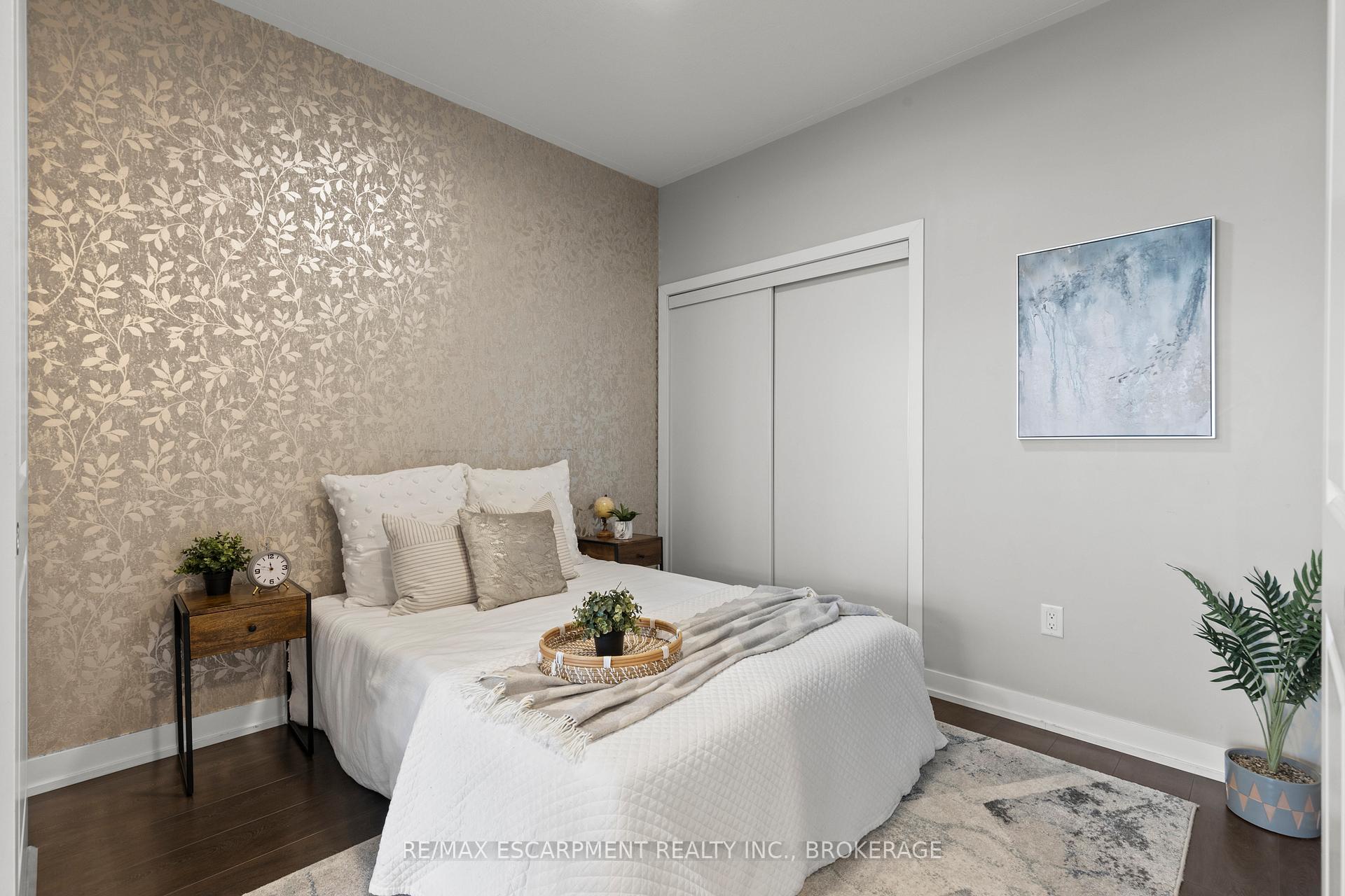 1 Bedroom Condo at 35 Southshore, Hamilton For sale
