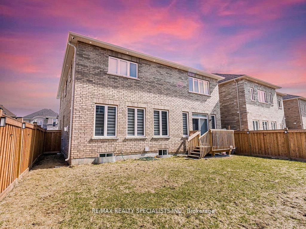 11 Elverton Crescent