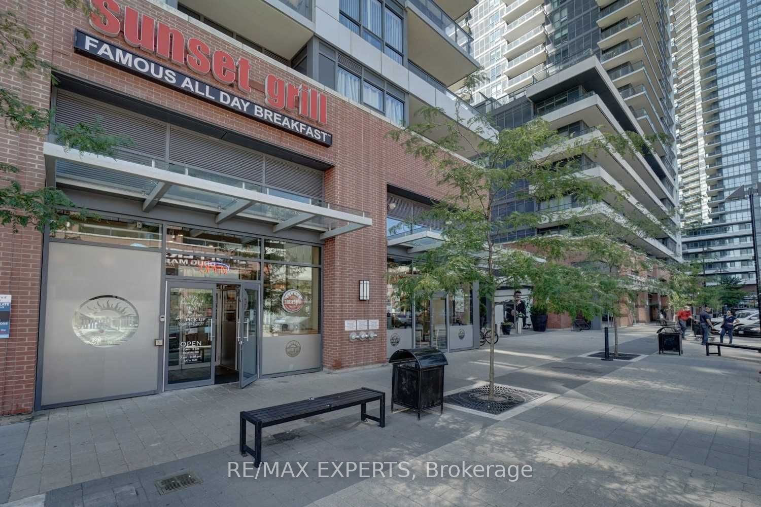 2220 Lake Shore Boulevard W, #608