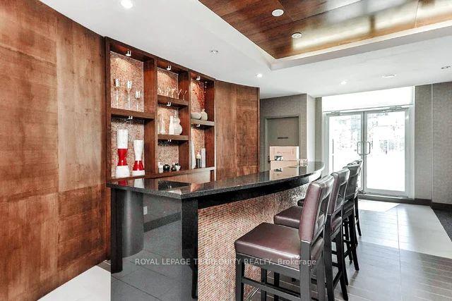 3 Bedrooms Condo at 4099 Brickstone, Mississauga For sale