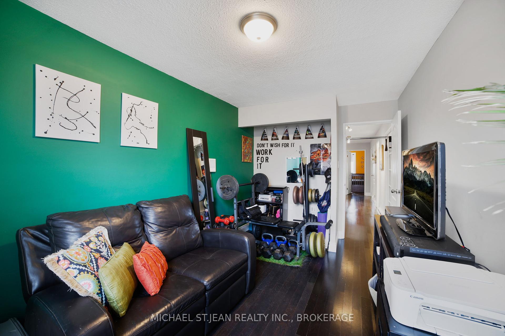4 Bedrooms Condo at 1016 Falgarwood,  Oakville For sale