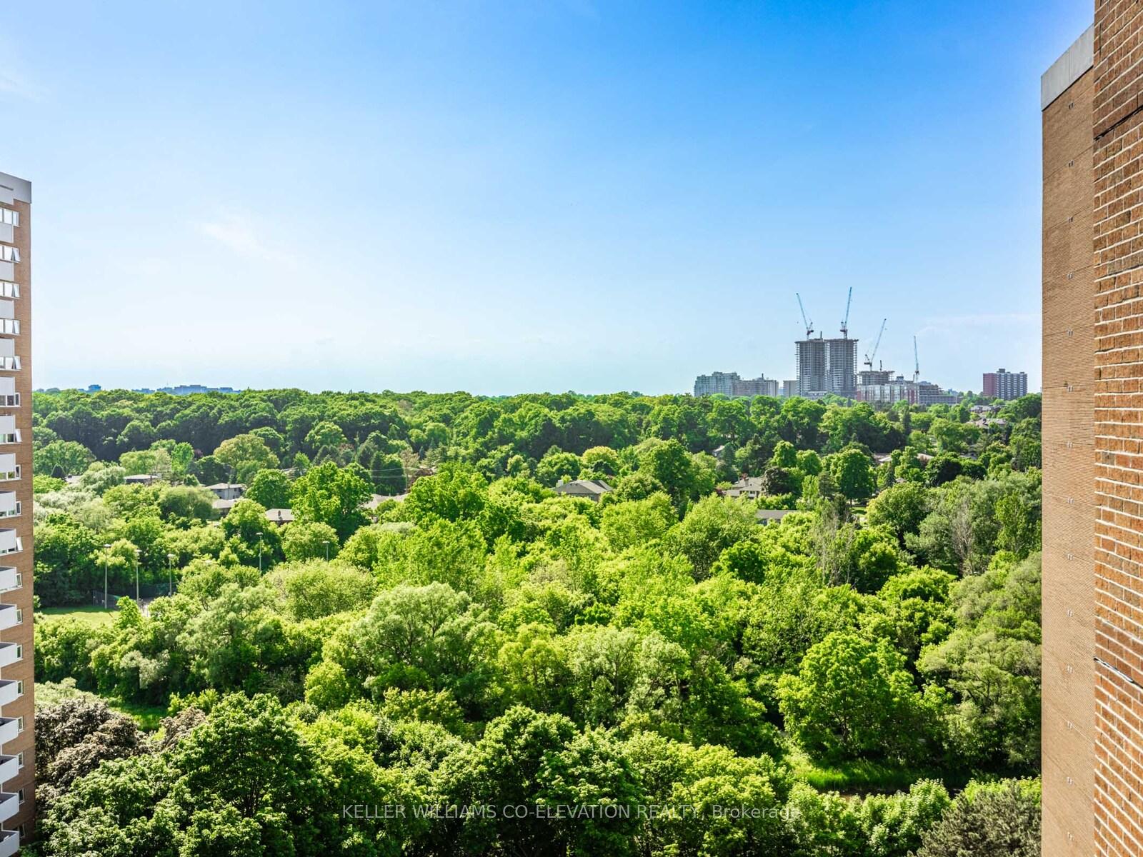 3 Bedrooms Condo at 250 Scarlett, Toronto For sale