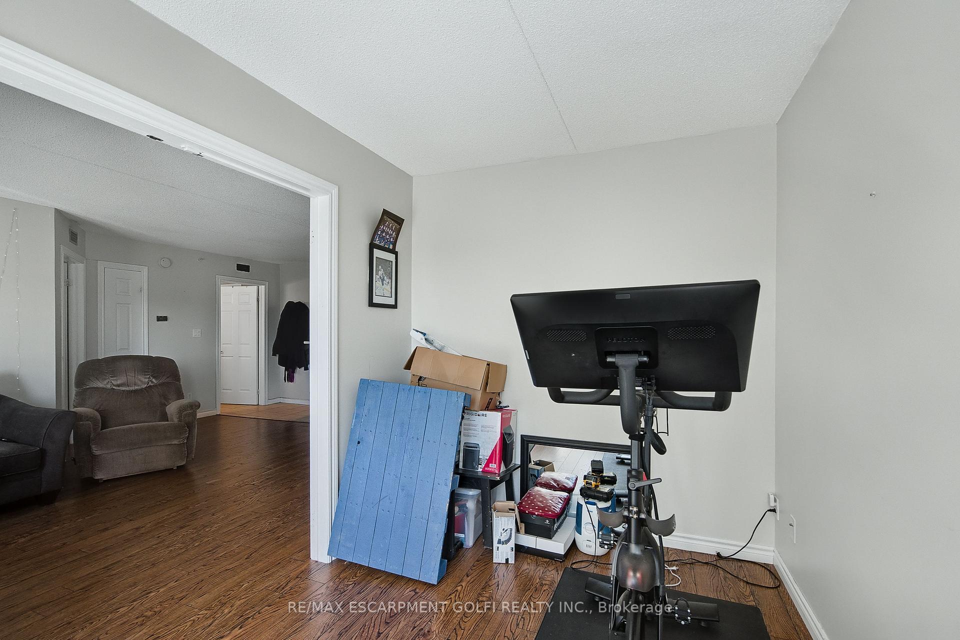 1 Bedroom Condo at 1451 Walker’s, Burlington For sale