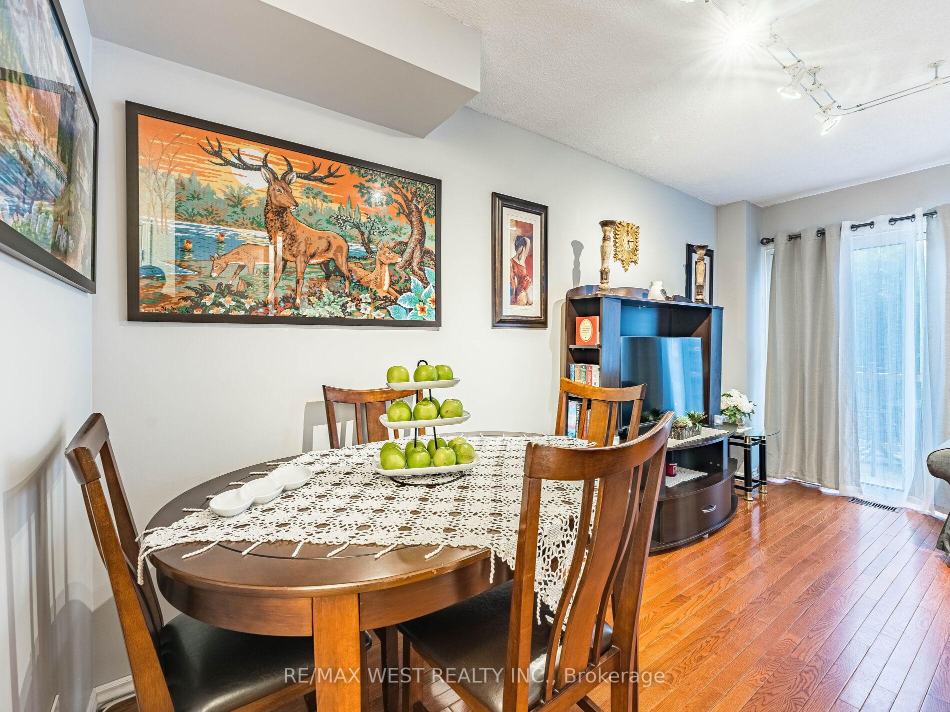 4 Bedrooms Condo at 1168 Arena, Mississauga For sale