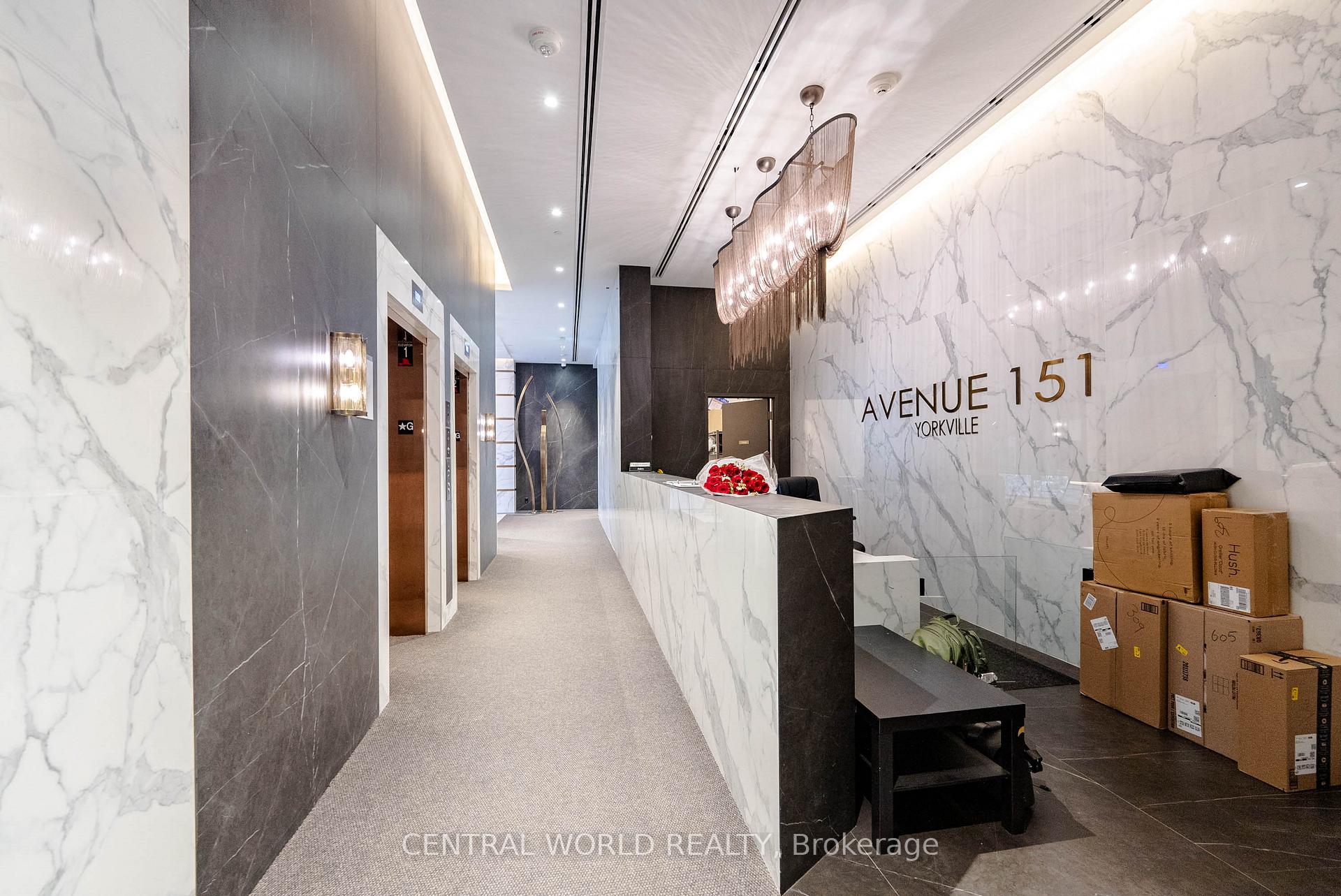 2 Bedrooms Condo at 151 Avenue, Toronto For sale