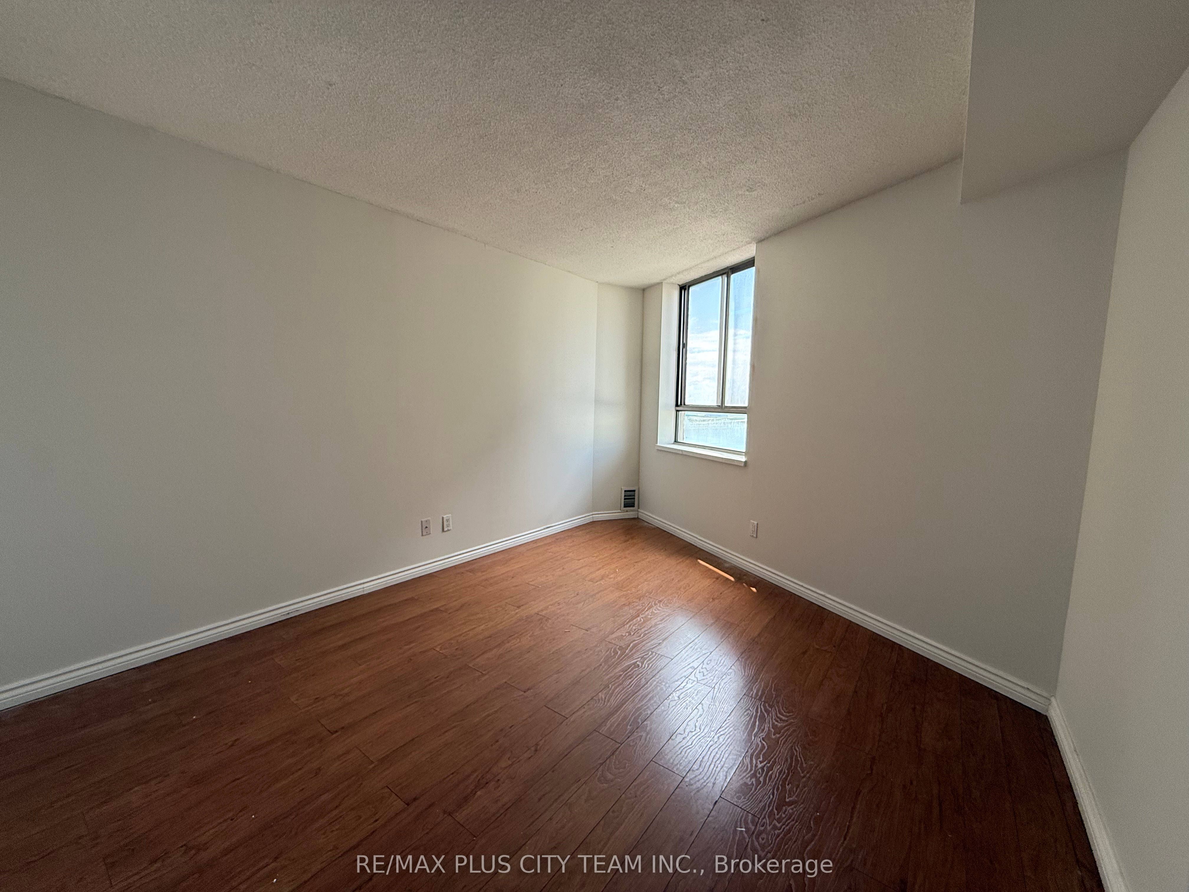 260 Queens Quay W, #2103