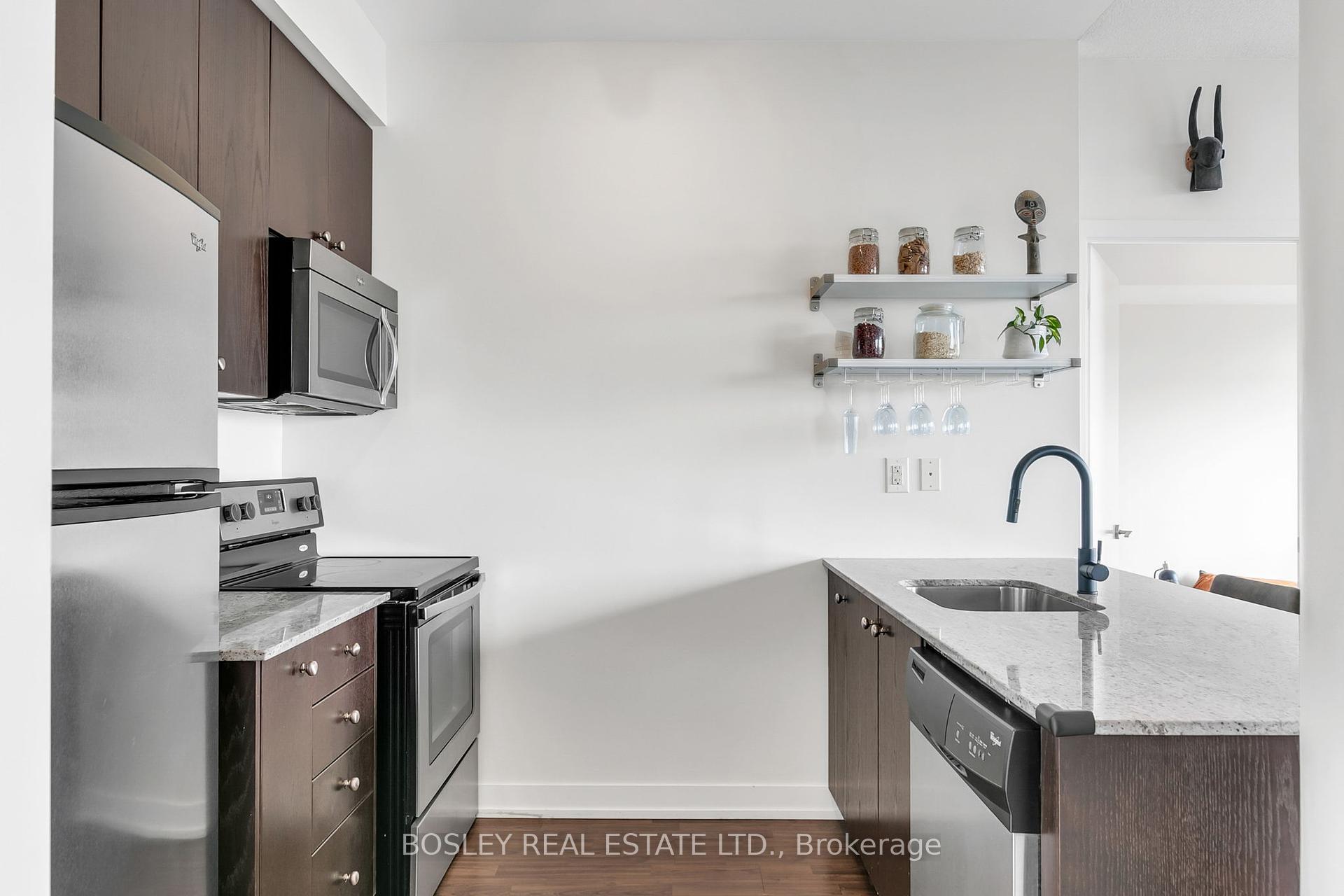 2 Bedrooms Condo at 5101 Dundas, Toronto For sale