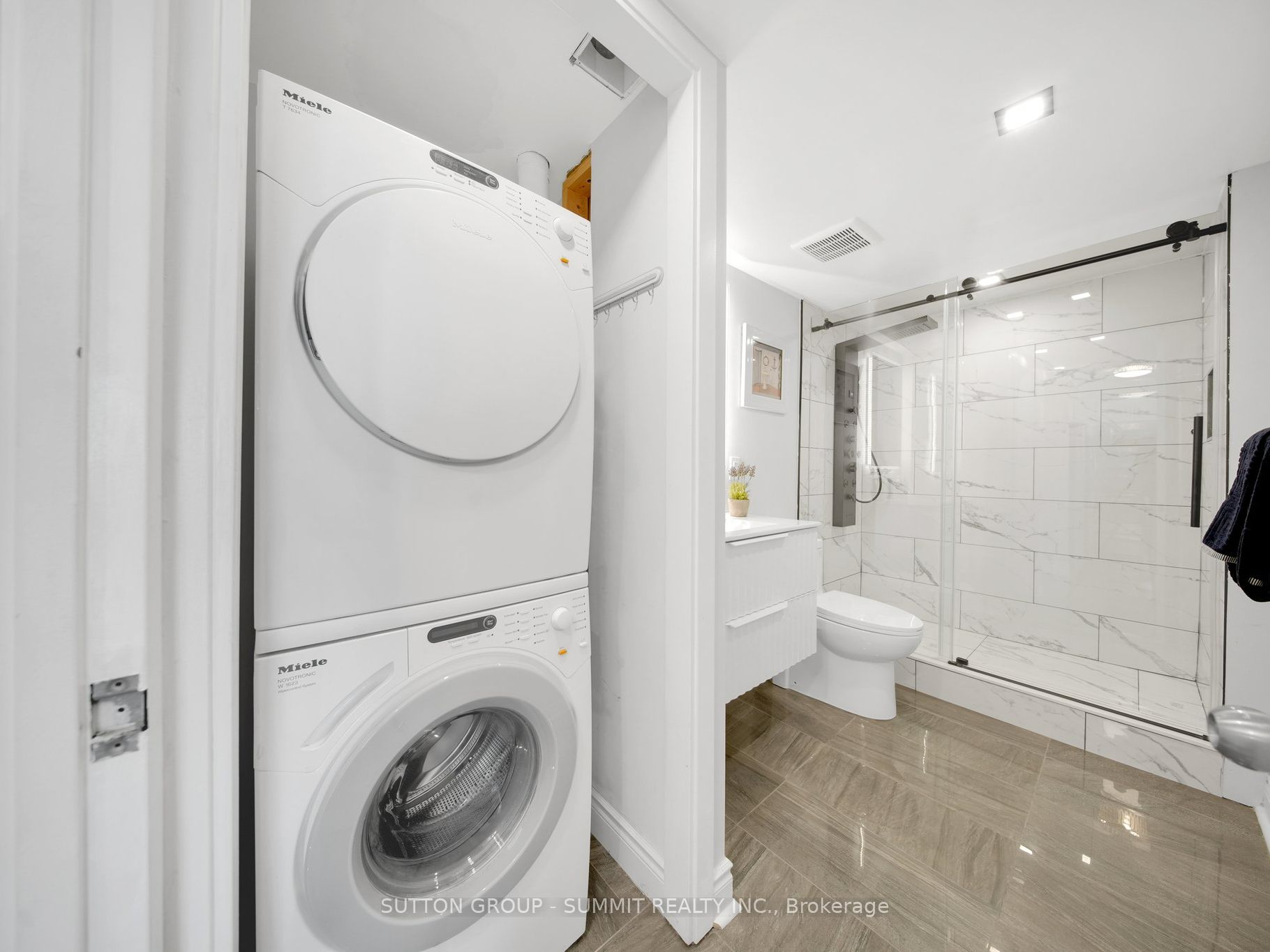 2155 Burnhamthorpe Road W, #1208