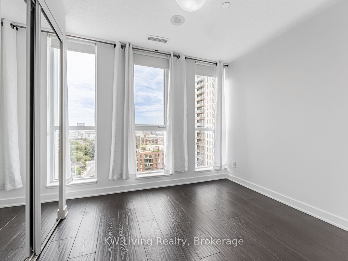 170 Sumach Street, #1402