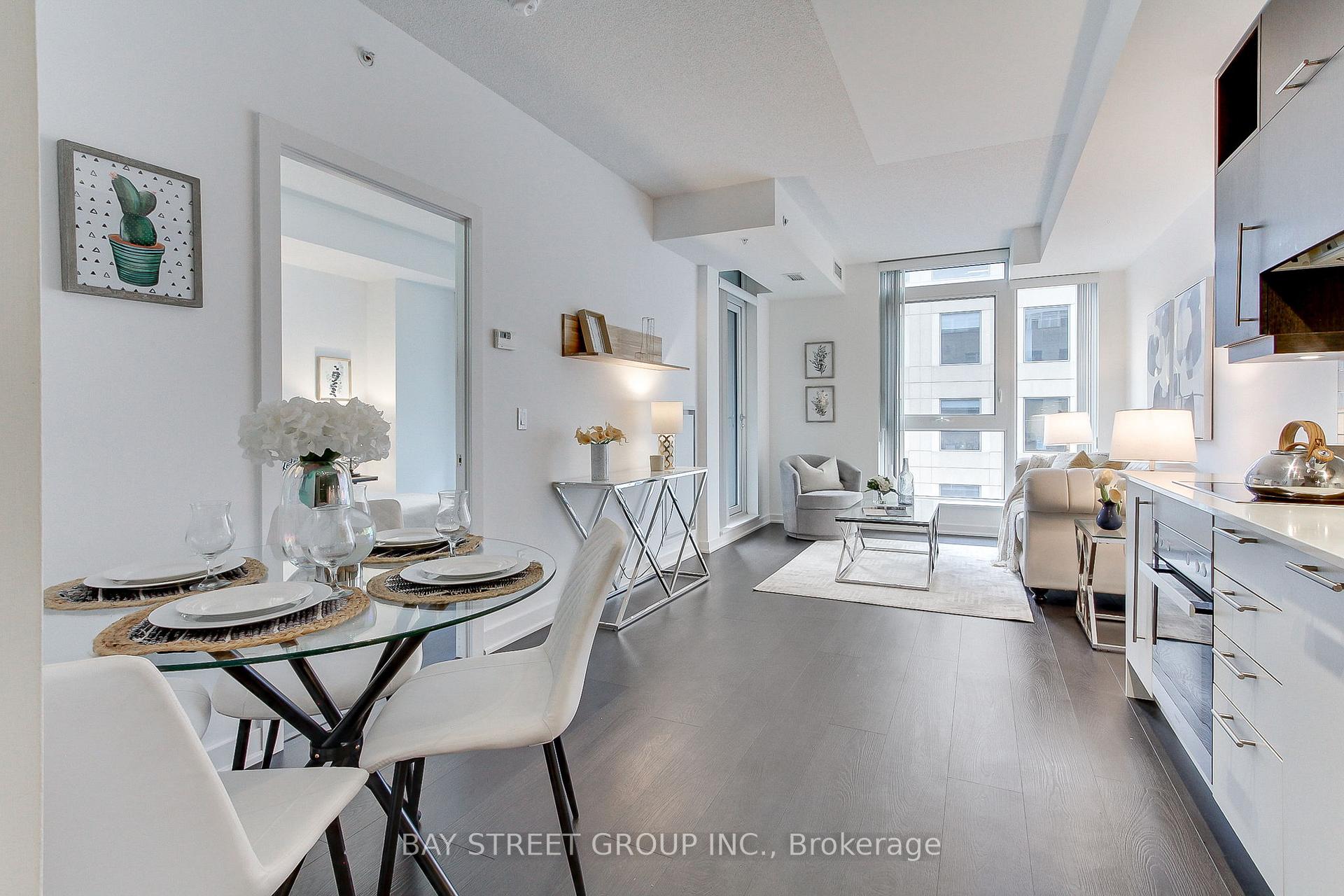 2 Bedrooms Condo at 199 Richmond, Toronto For sale