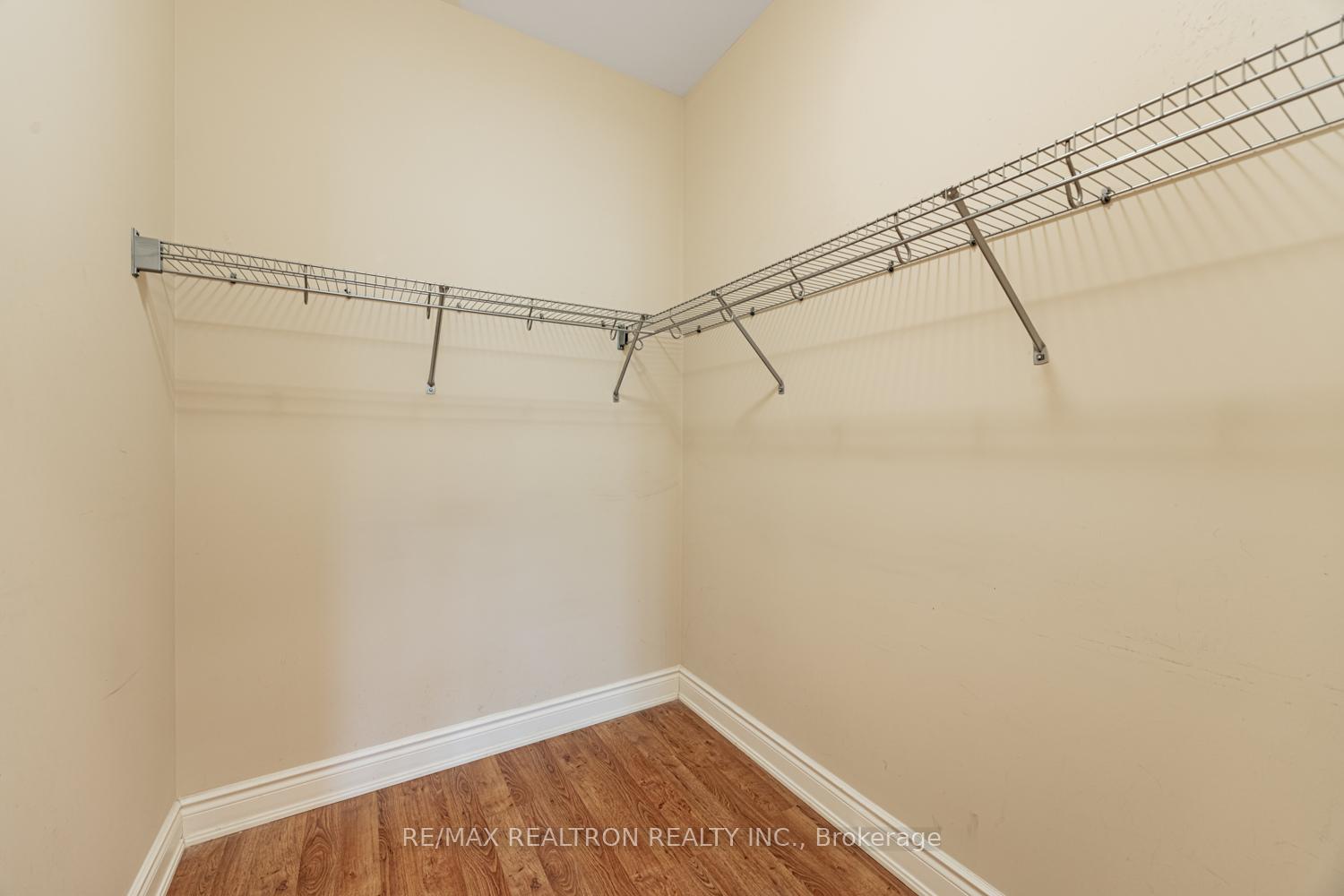 2 Bedrooms Condo at 9901 Keele, Vaughan For sale