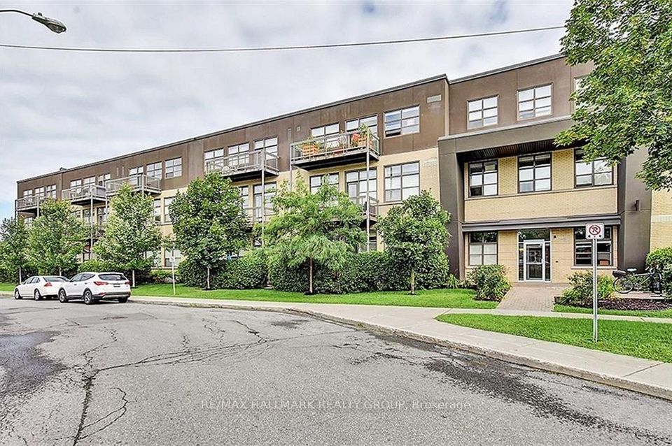 345 St Denis