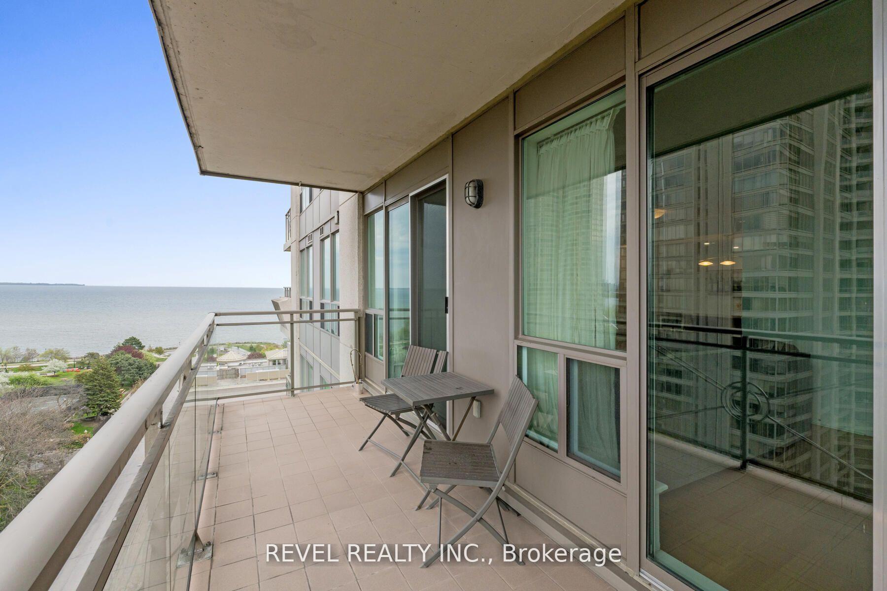 3 Bedrooms Condo at 88 Palace Pier, Toronto For sale