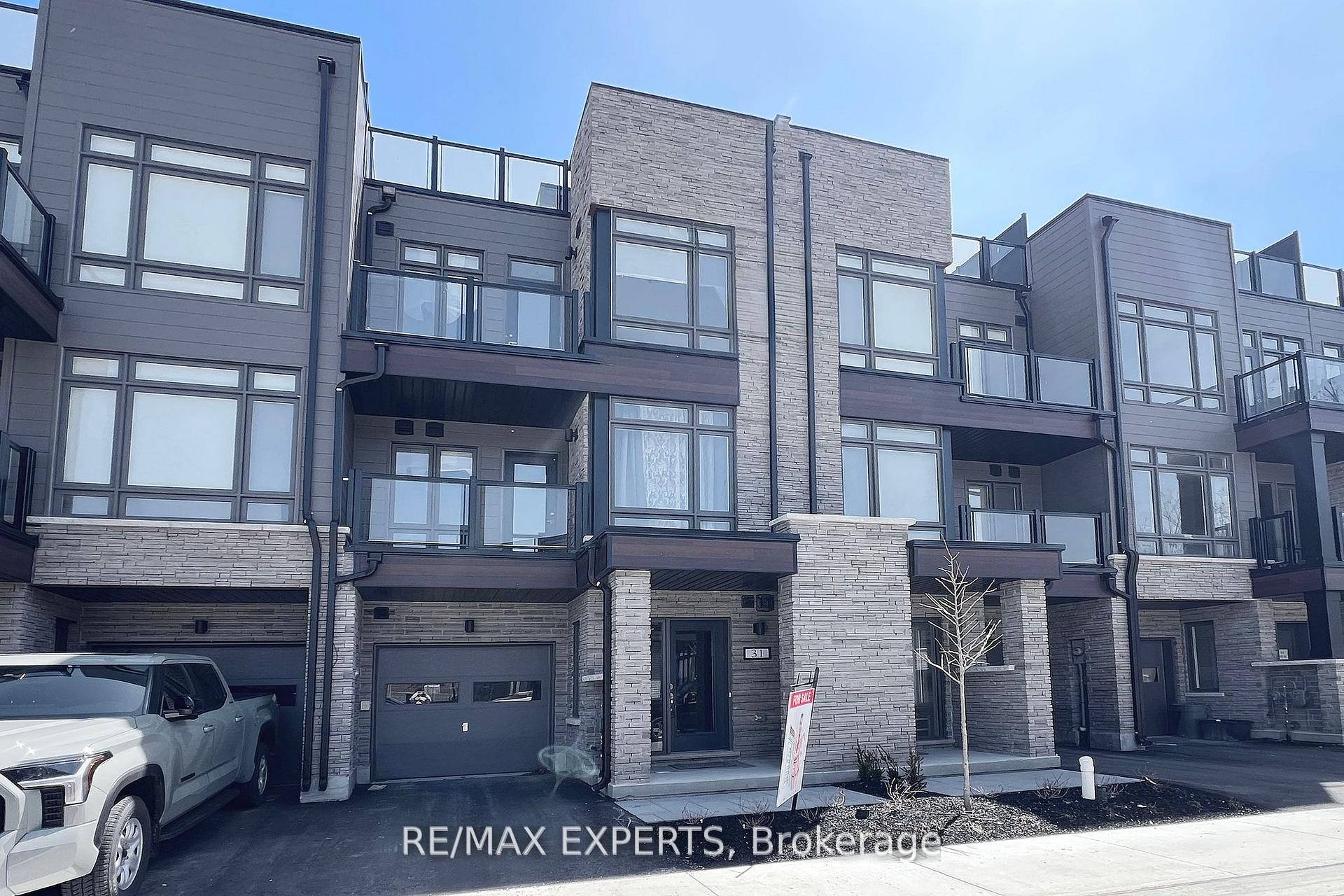 31 Wyn Wood Lane, Orillia, ON L3V 8P7