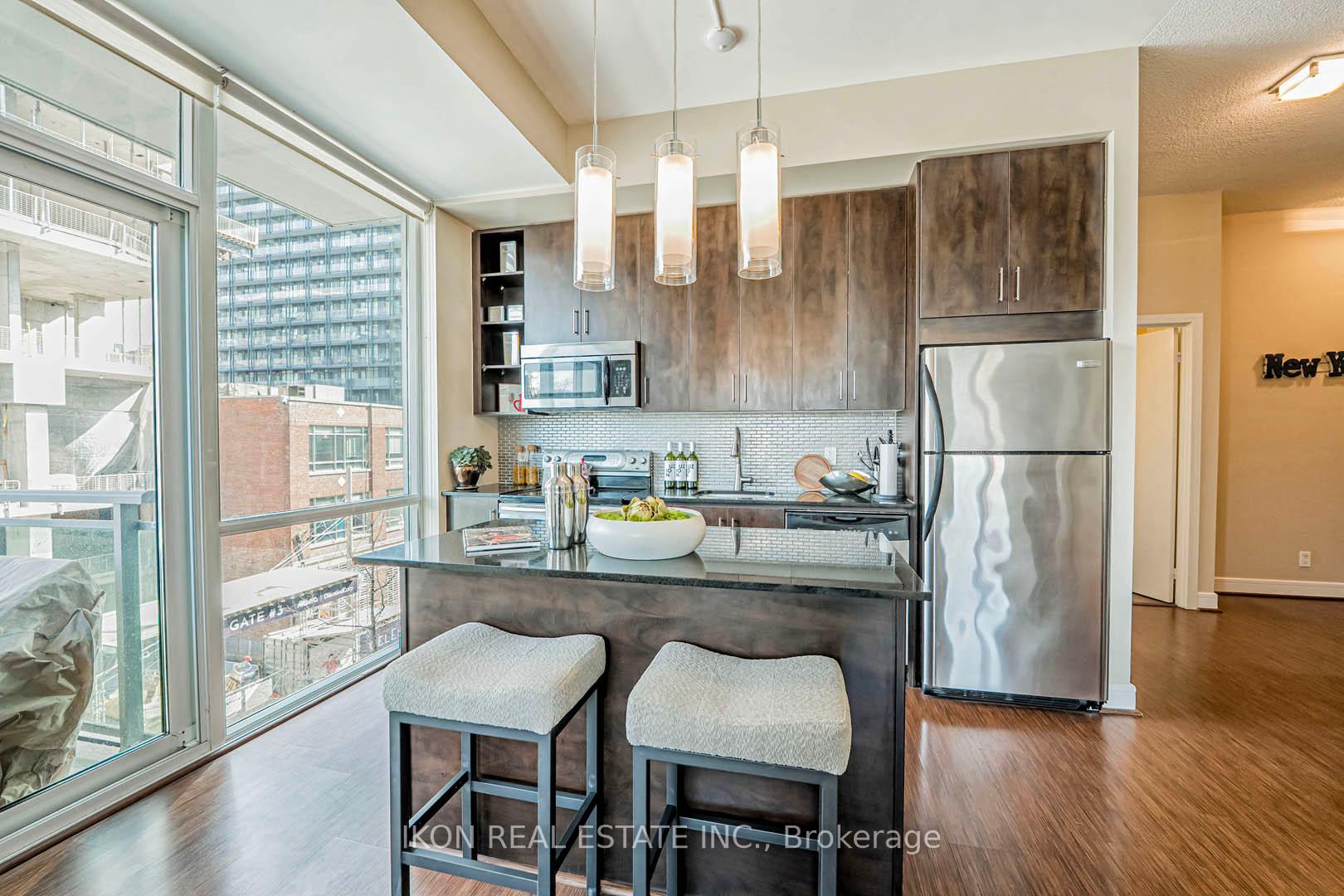 3 Bedrooms Condo at 116 George, Toronto For sale