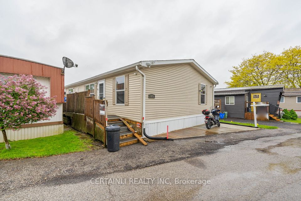 2189 Dundas