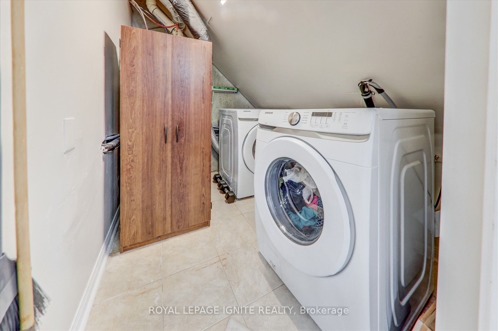 3035 Finch Avenue, #2013