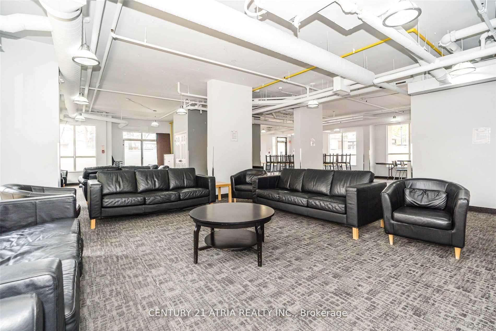 2 Bedrooms Condo at 800 King, Toronto For sale