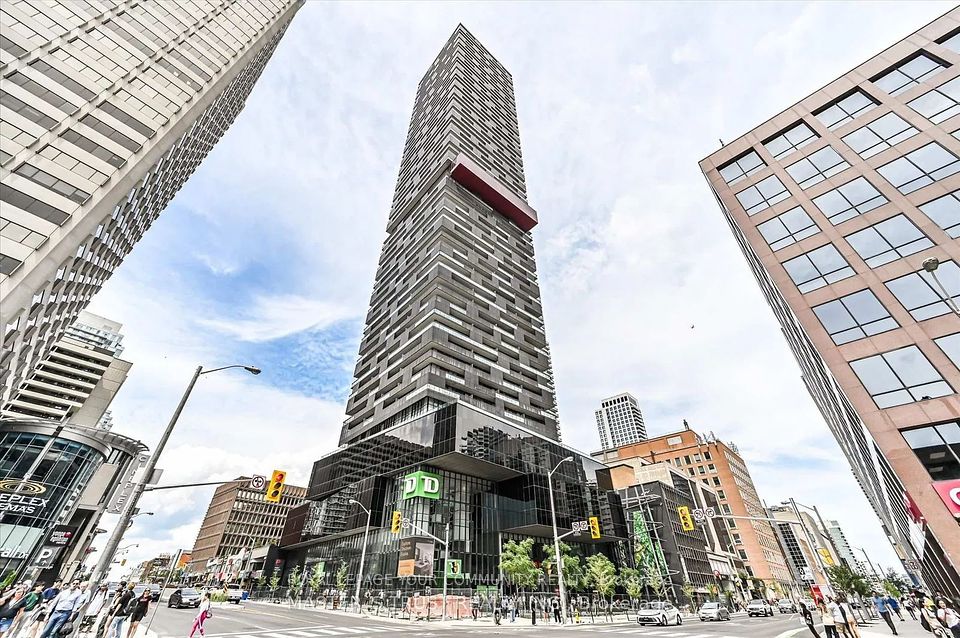 8 Eglinton