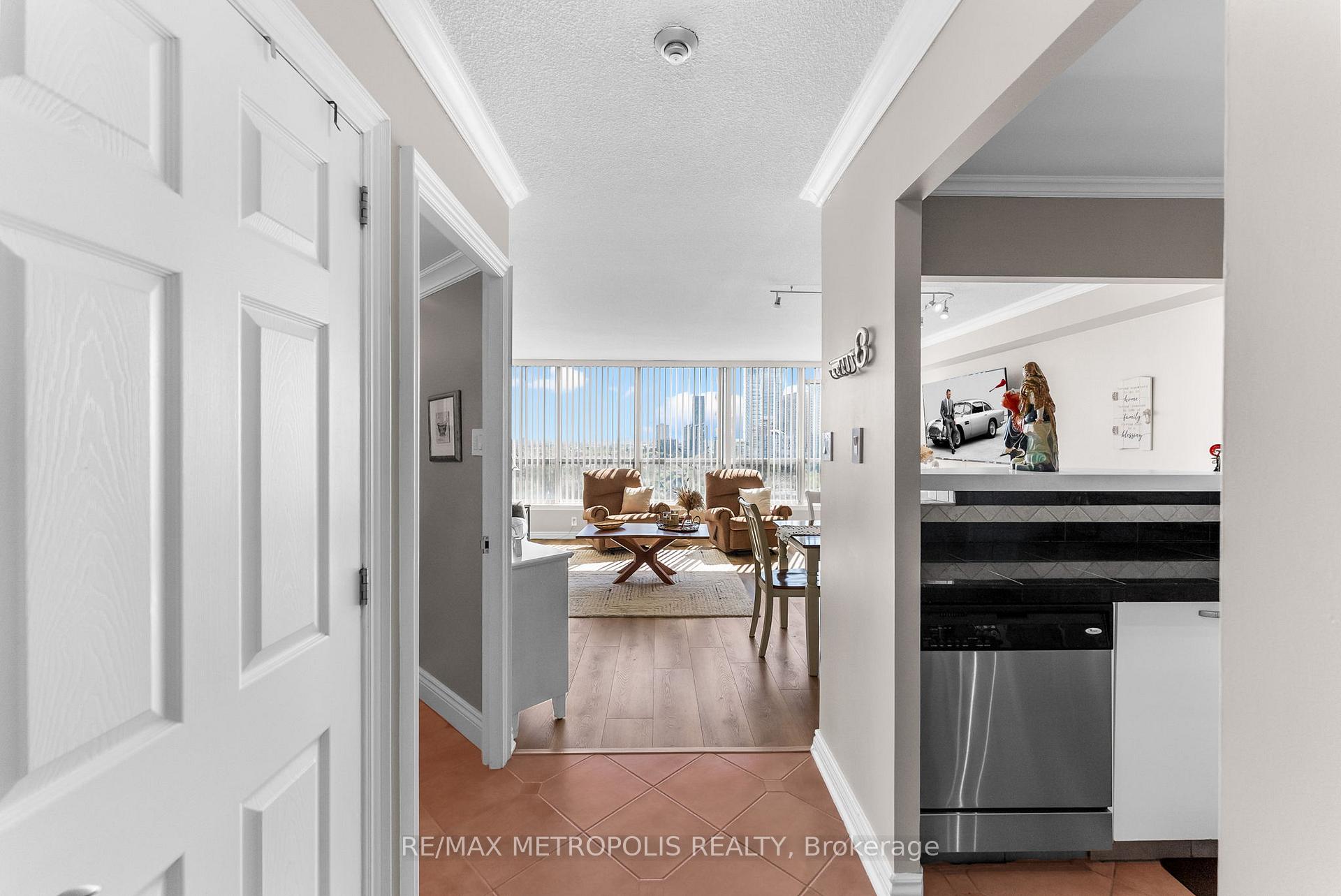 1 Bedroom Condo at 55 Elm, Mississauga For sale