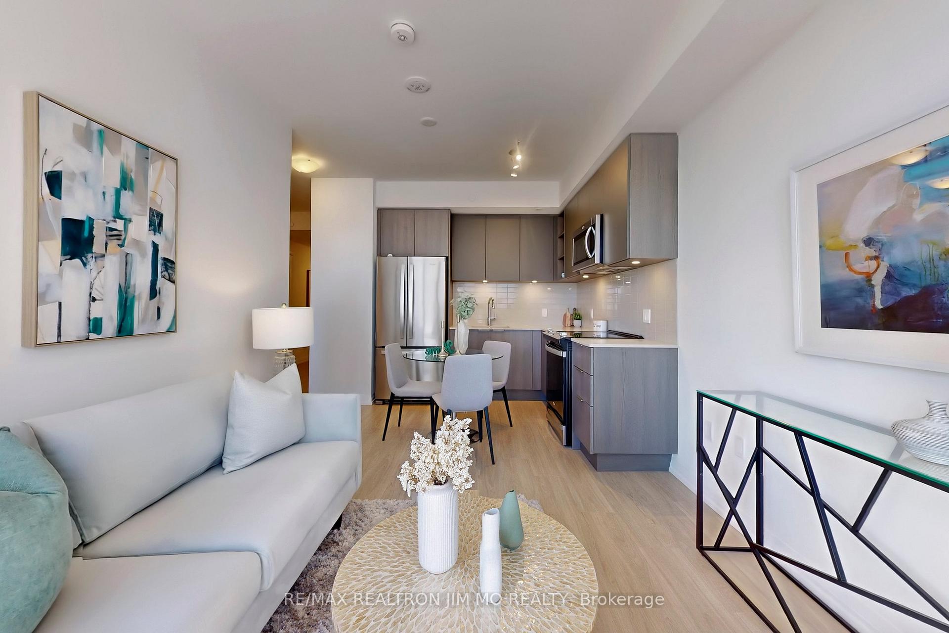 2 Bedrooms Condo at 25 Holly, Toronto For sale
