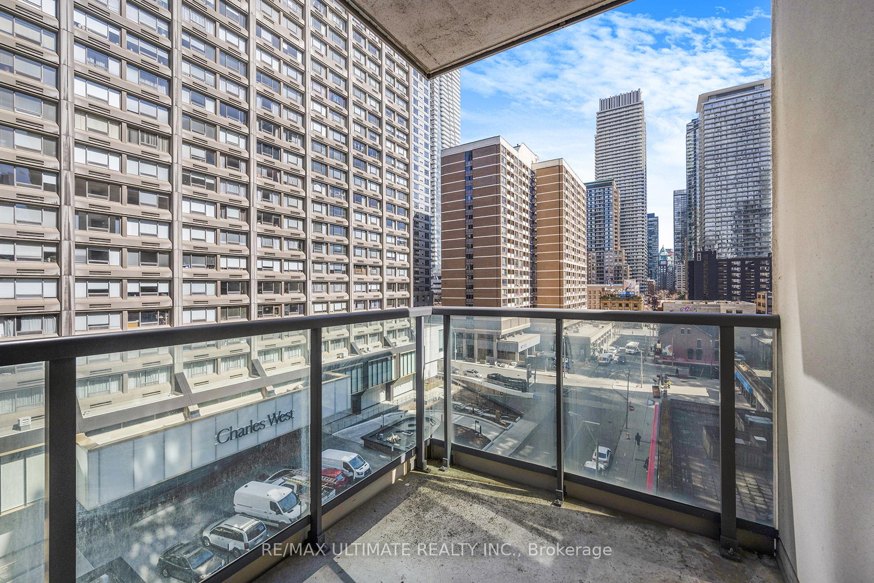 2 Bedrooms Condo at 1121 Bay, Toronto For sale