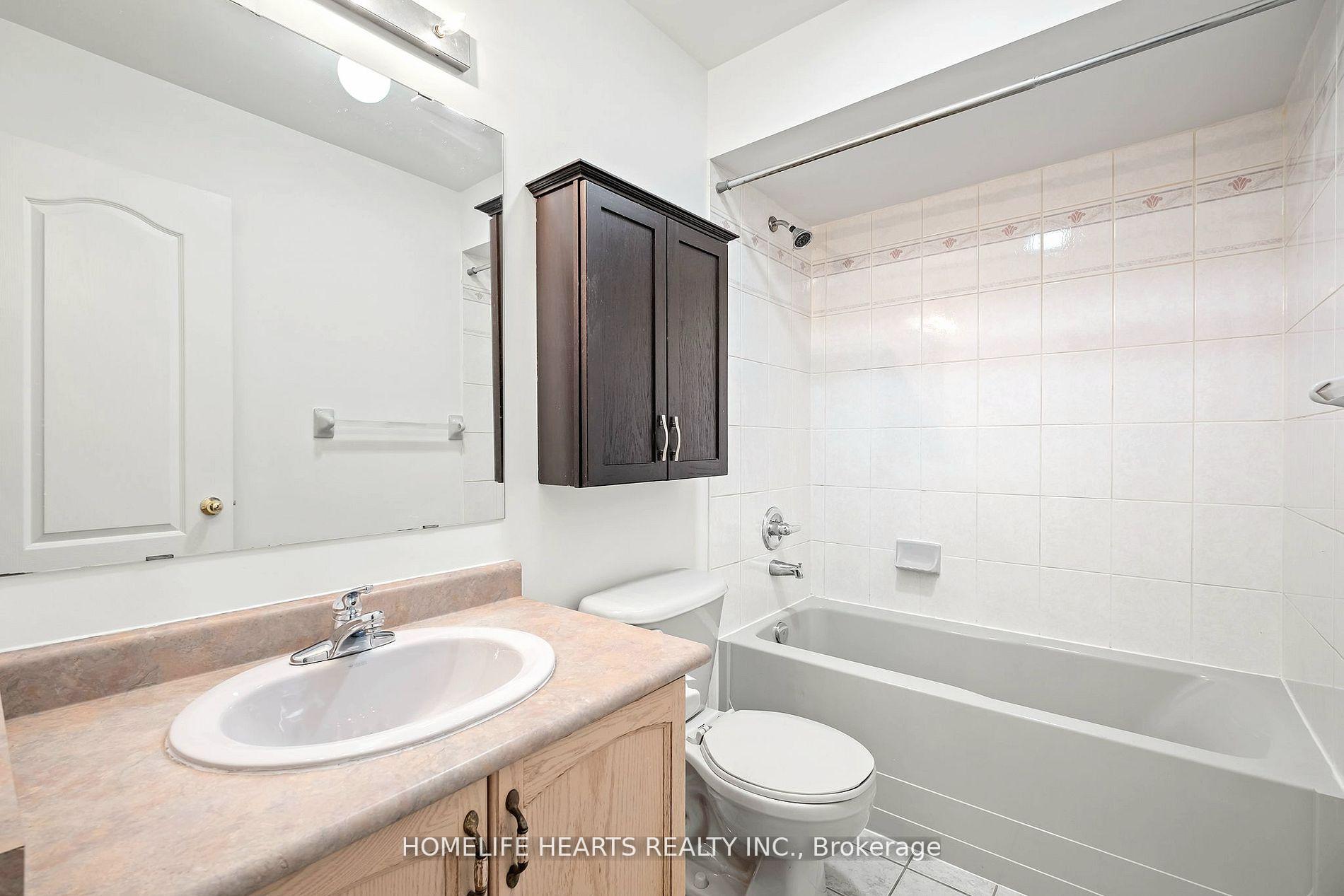 3 Bedrooms Condo at 525 Novo Star, Mississauga For sale