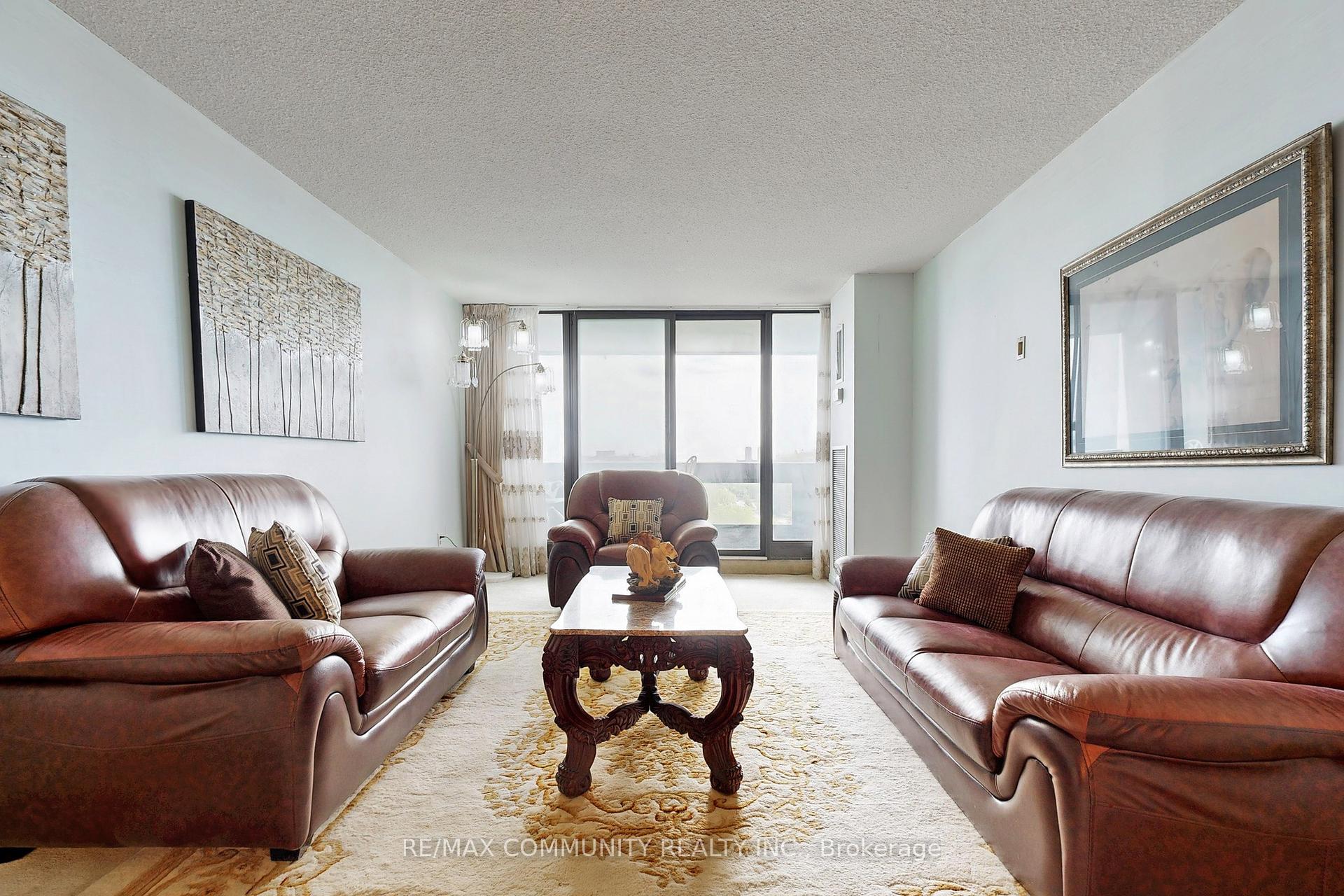 3 Bedrooms Condo at 2330 Bridletowne, Toronto For sale