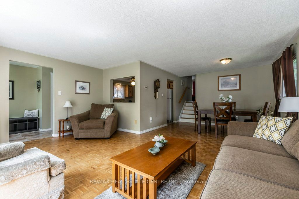 65 Lorne Scots Drive