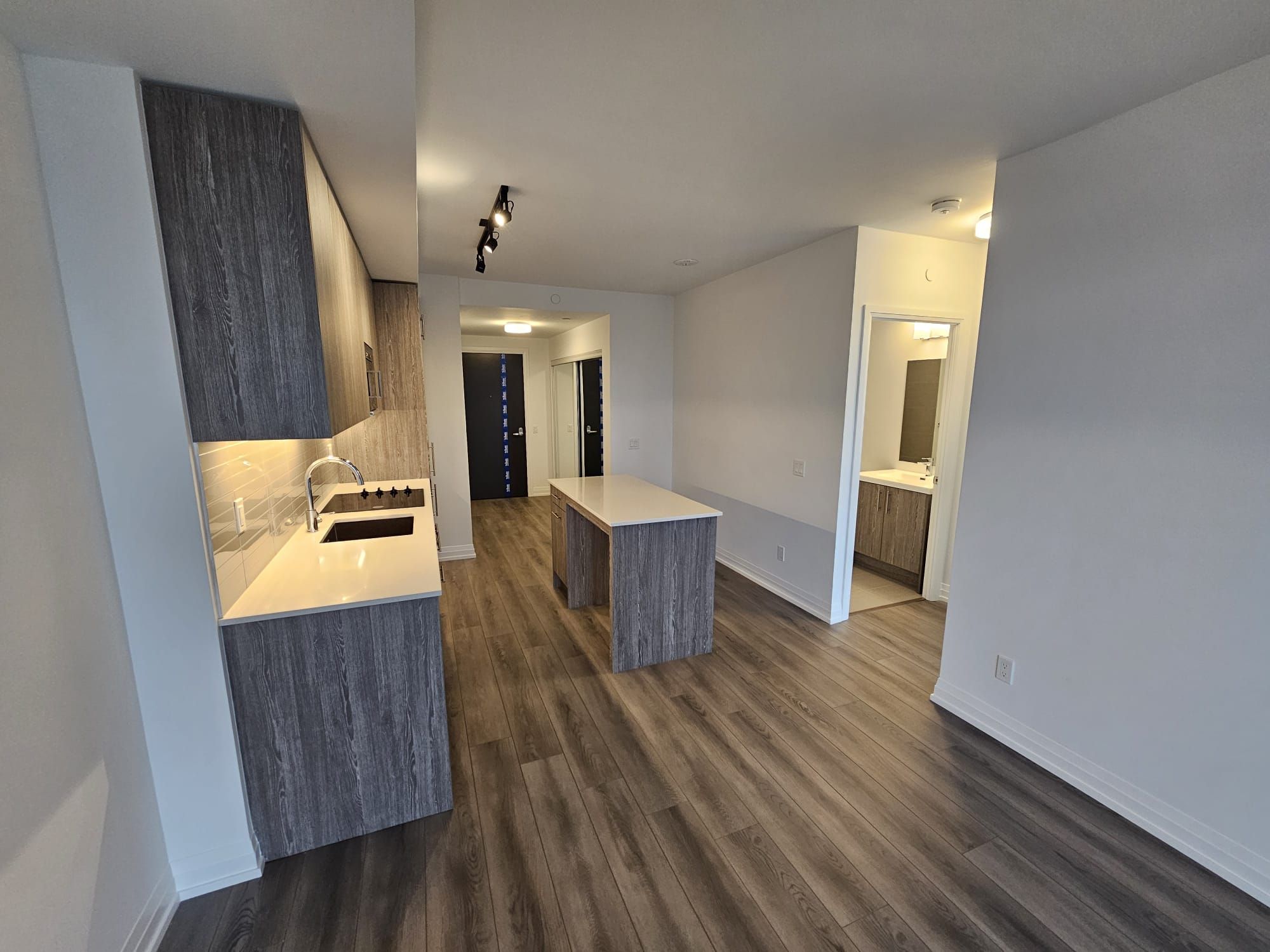 286 Main Street 2605