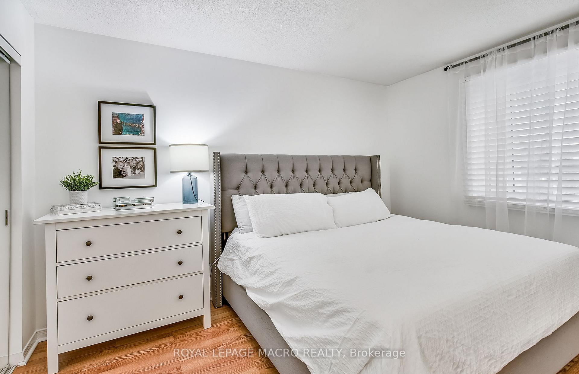 4 Bedrooms Condo at 2055 Walkers, Burlington For sale