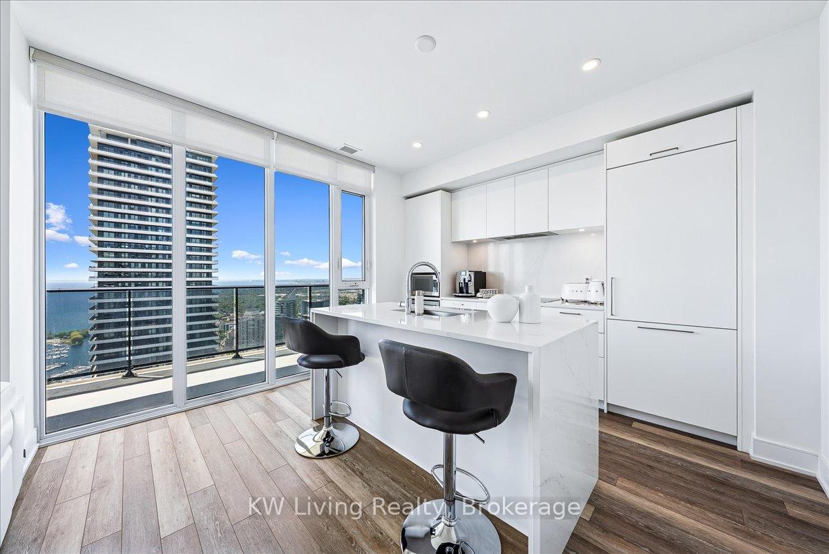 2 Bedrooms Condo at 70 Annie Craig, Toronto For sale