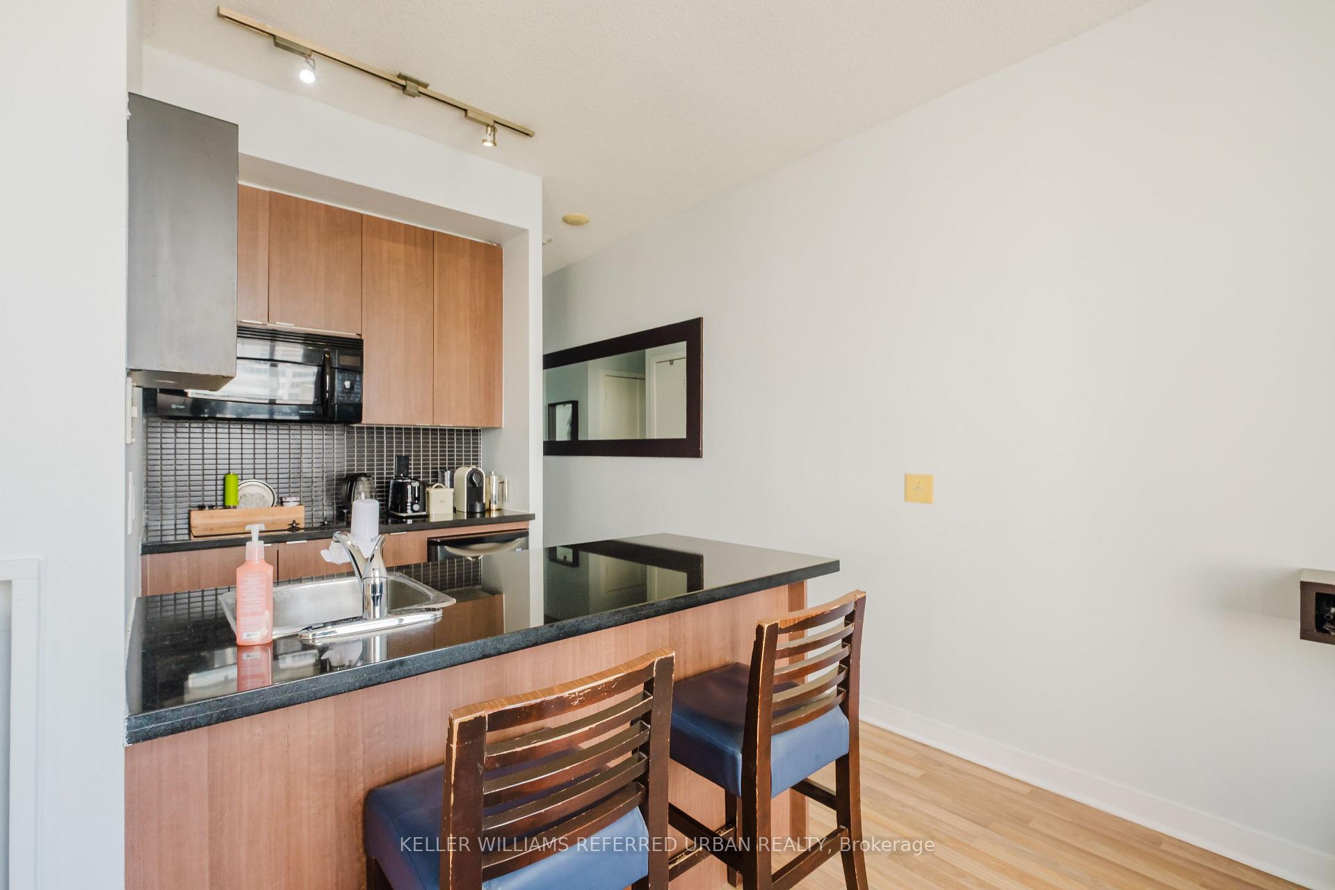 1 Bedroom Condo at 8 Colborne, Toronto For sale