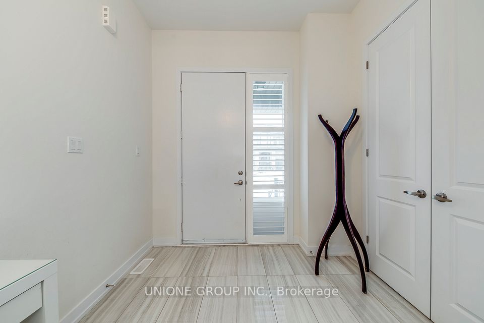 74 Marvin Avenue, Oakville, ON L6H 0Z7
