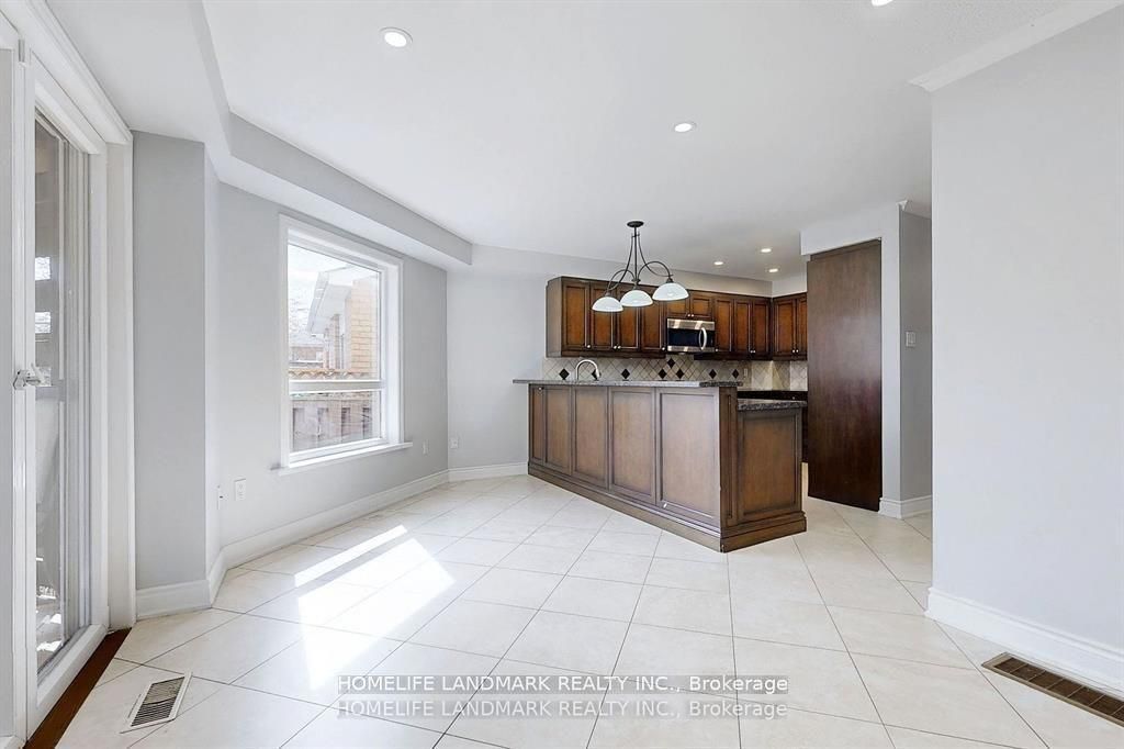 3452 Cherrington Crescent