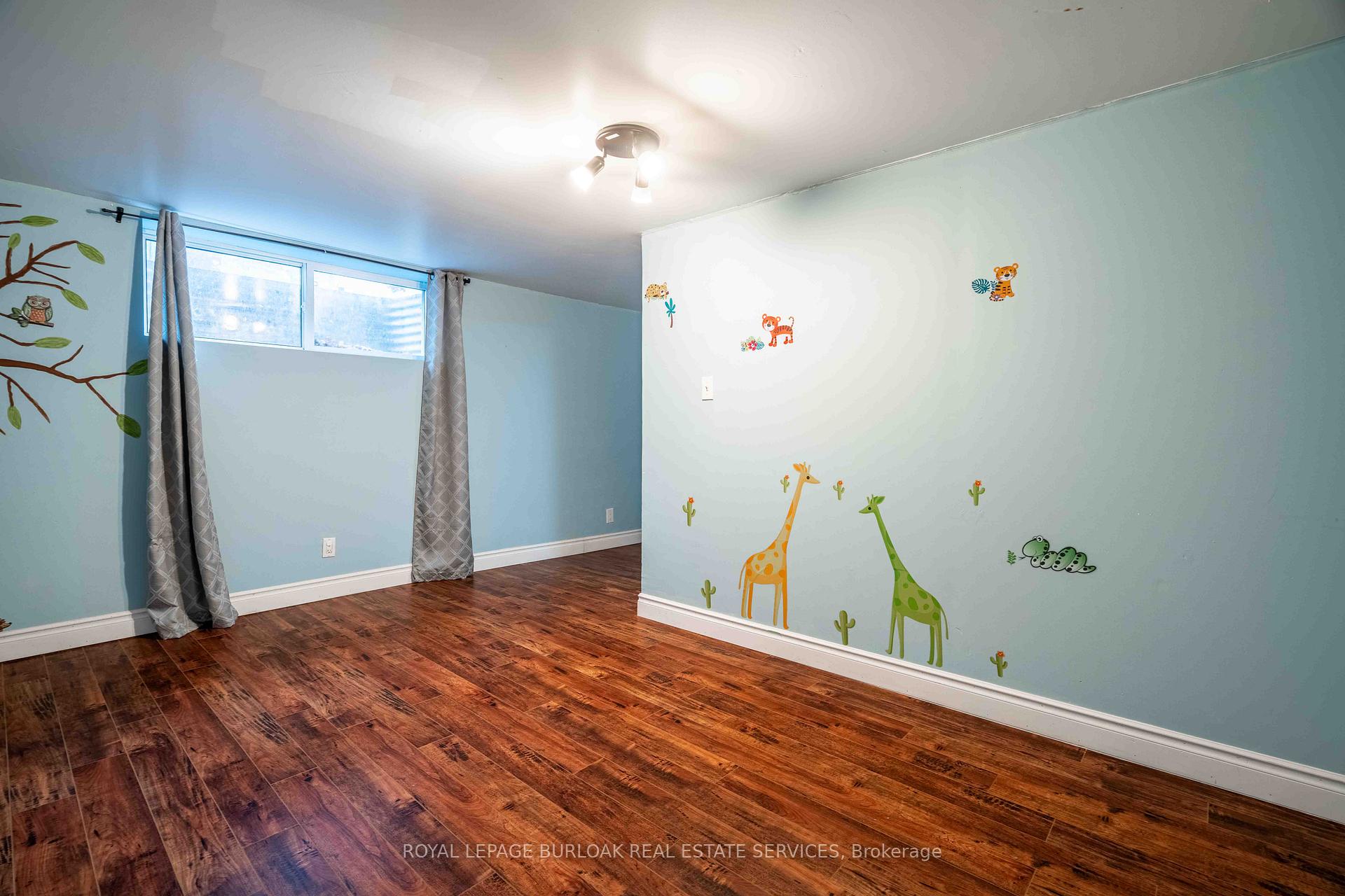4 Bedrooms Condo at 117 Bonaventure, Hamilton For sale