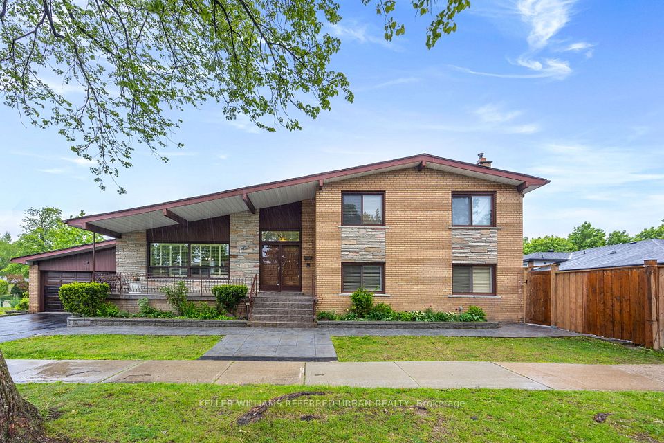 12 Eldorado Court, Toronto, ON M3J 1W9