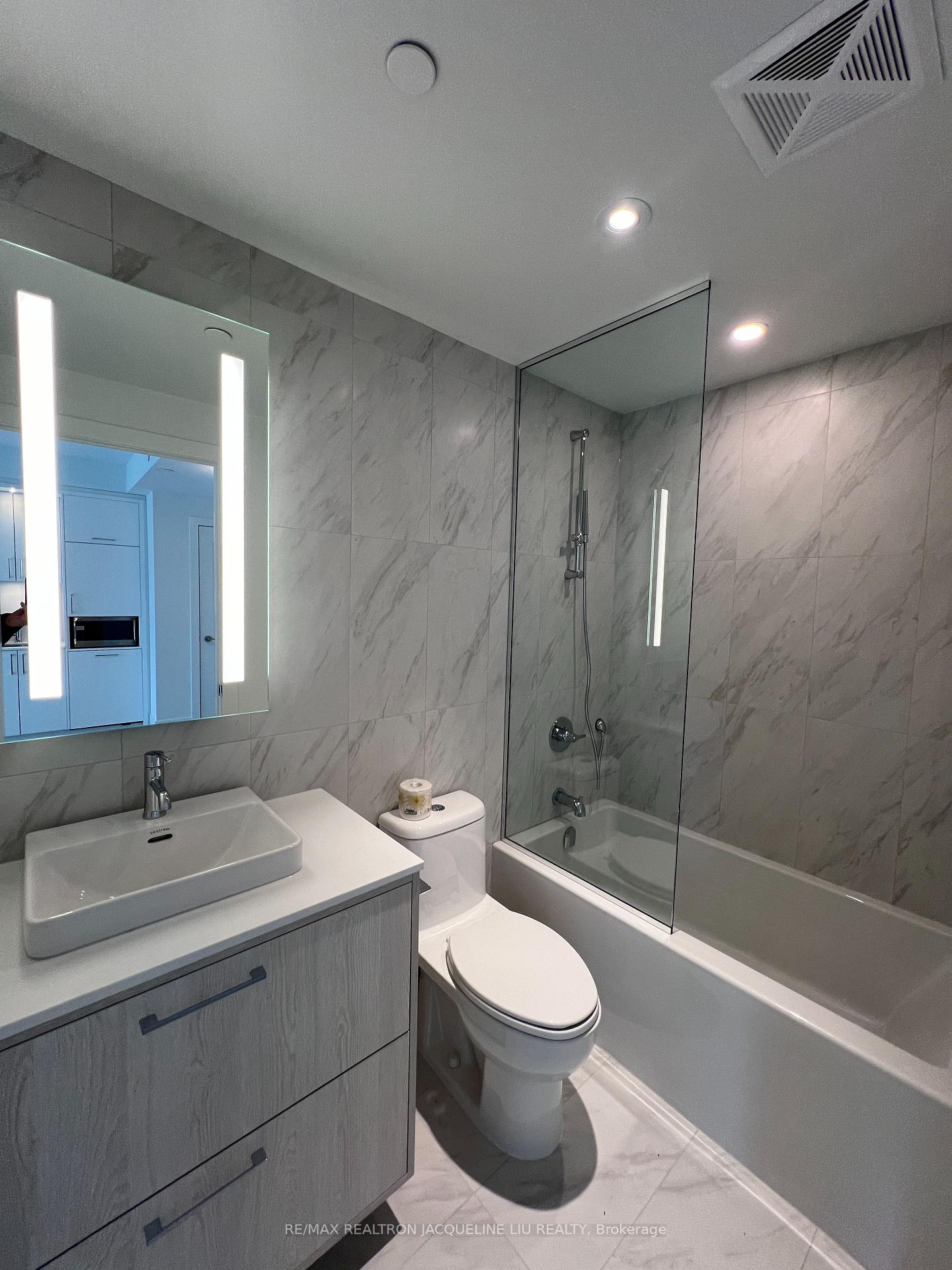 1 Bedroom Condo at 480 Front,  Toronto For sale