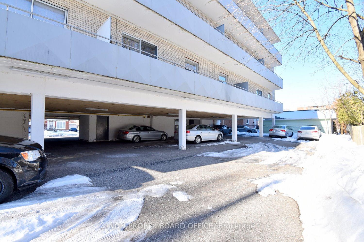 2 Bedrooms Condo at 893 Concession,  Hamilton For sale
