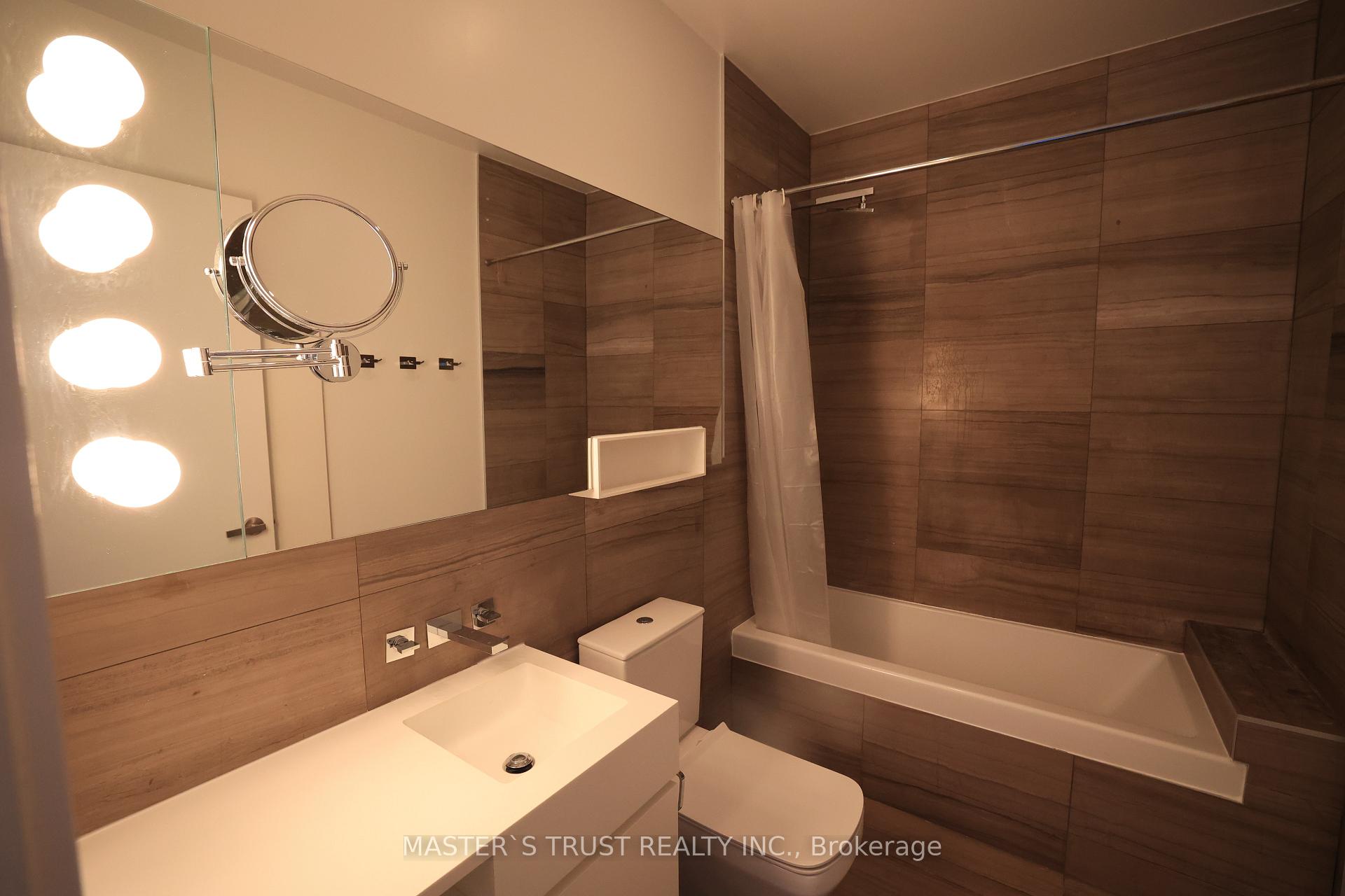 2 Bedrooms Condo at 45 Charles, Toronto For sale