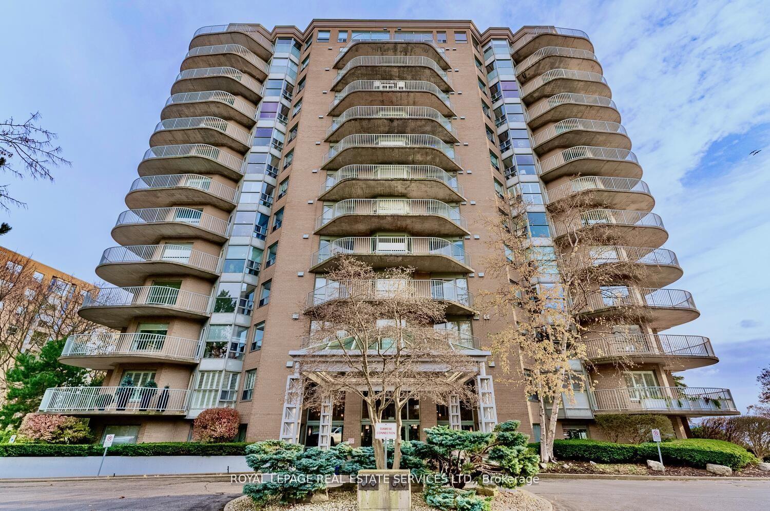 2 Bedrooms Condo at 2190 Lakeshore,  Burlington For sale