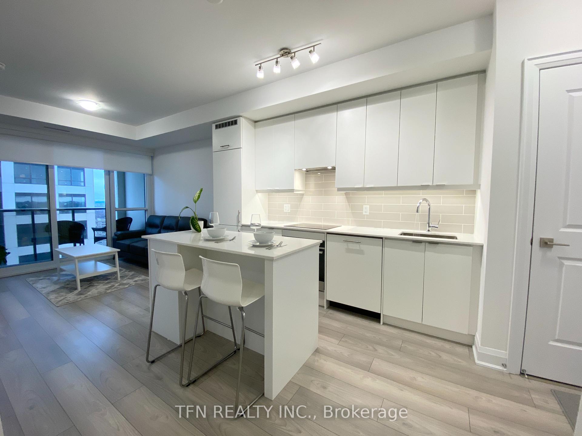 2 Bedrooms Condo at 36 Elm, Mississauga For sale