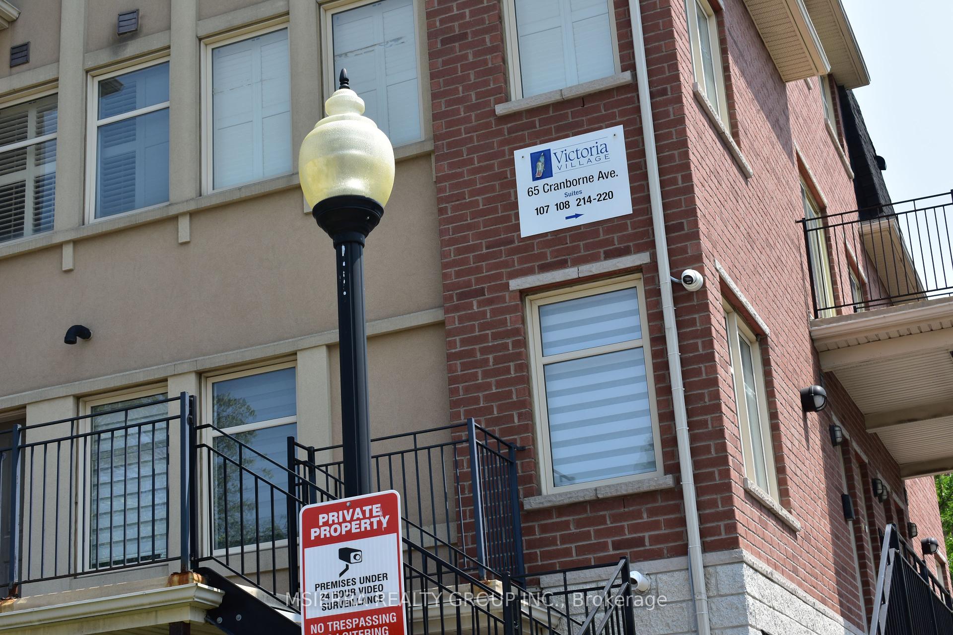 2 Bedrooms Condo at 65 Cranborne, Toronto For sale