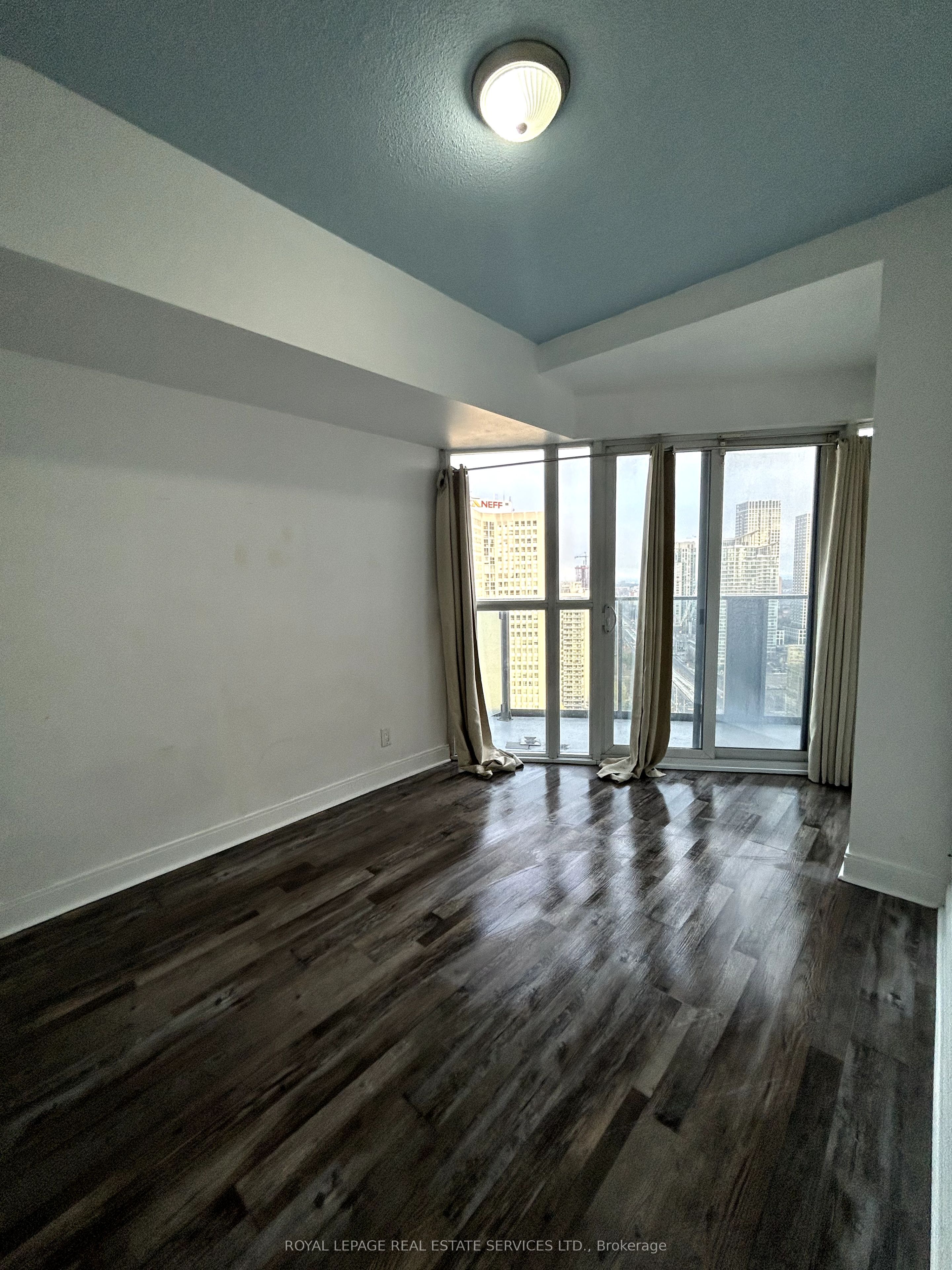 60 Absolute Avenue, #2202