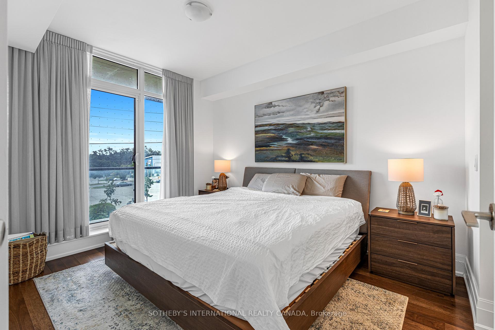 4 Bedrooms Condo at 25 Malcolm, Toronto For sale