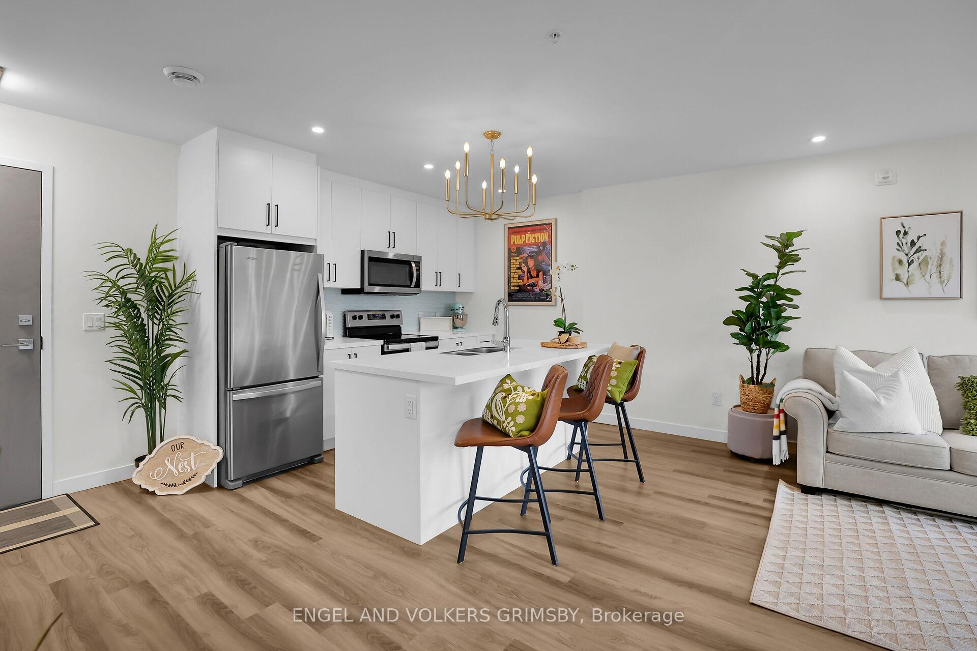 2 Bedrooms Condo at 479 Charlton,  Hamilton For sale